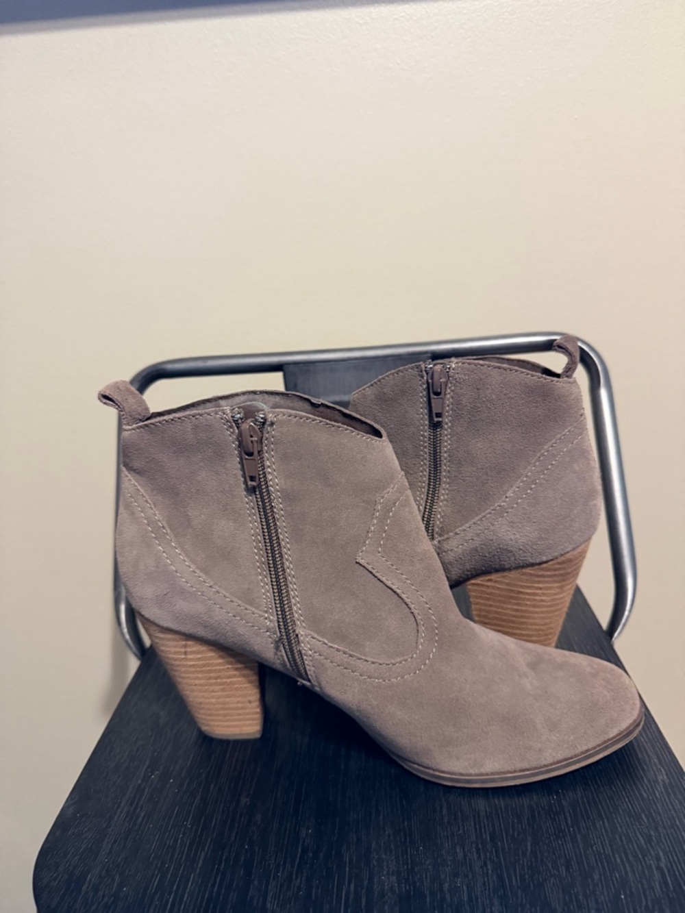 Steve Madden Fringe Suede Ankle Boots Taupe Western Boho Size 10 - Picture 5 of 11